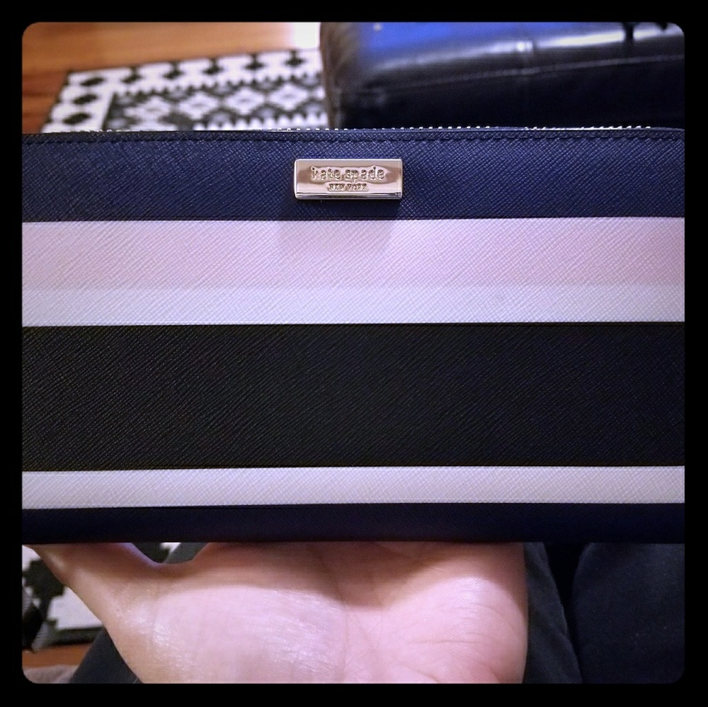 SOLD NWT Kate Spade Neda Wallet Laurel Way Wallet